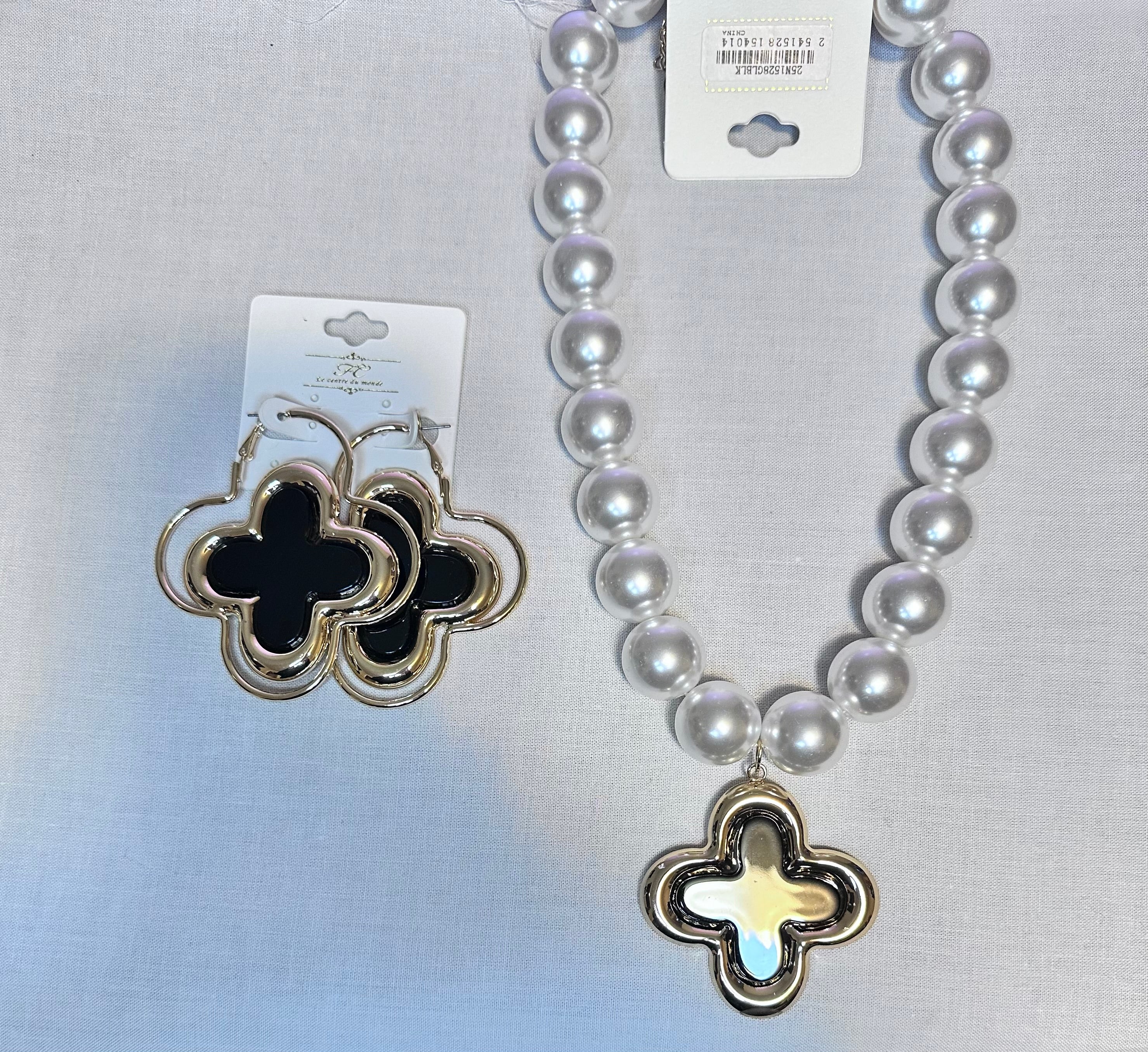 Pearl Noir Clover Set