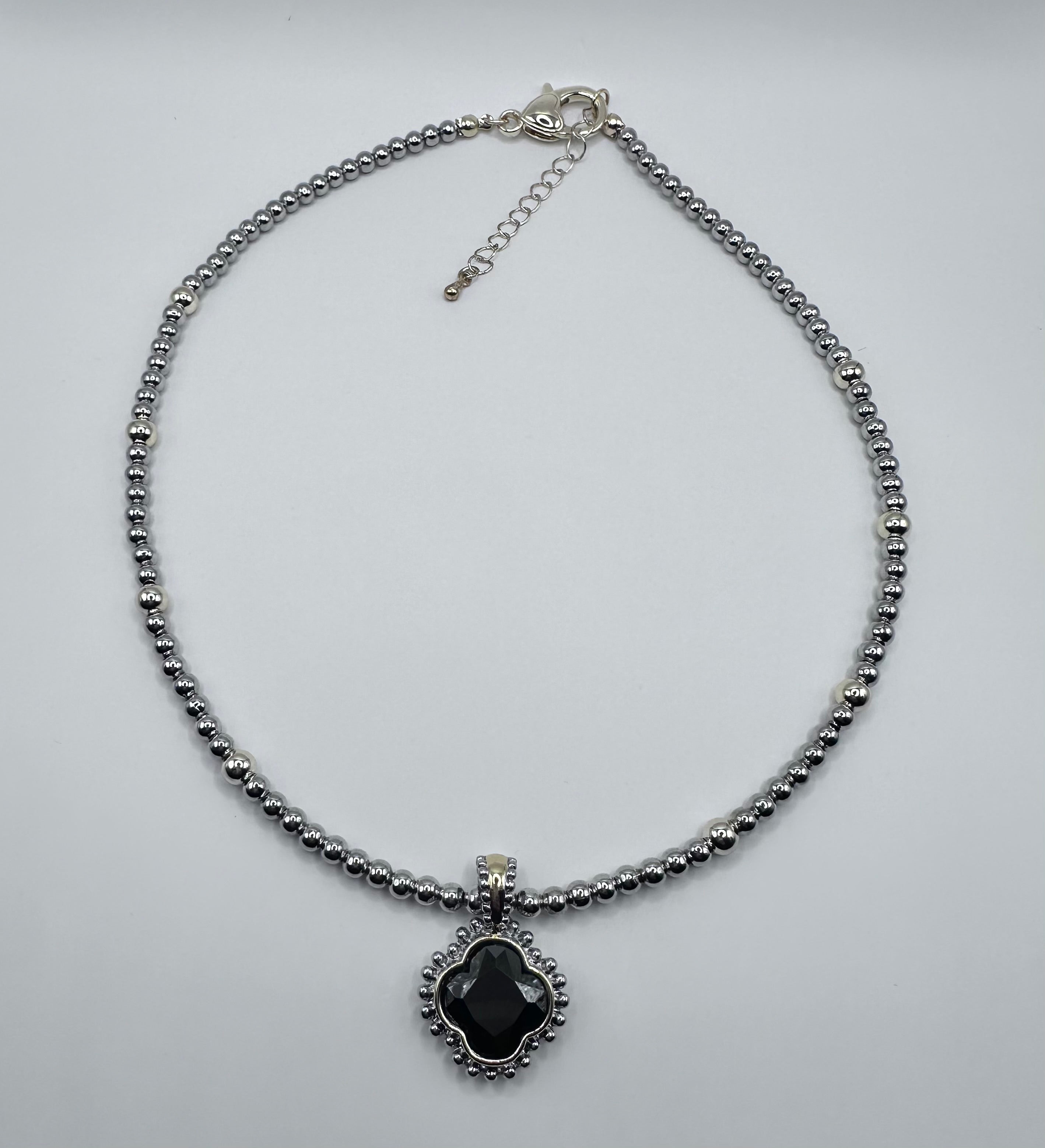 🖤 Midnight Noir Clover Necklace